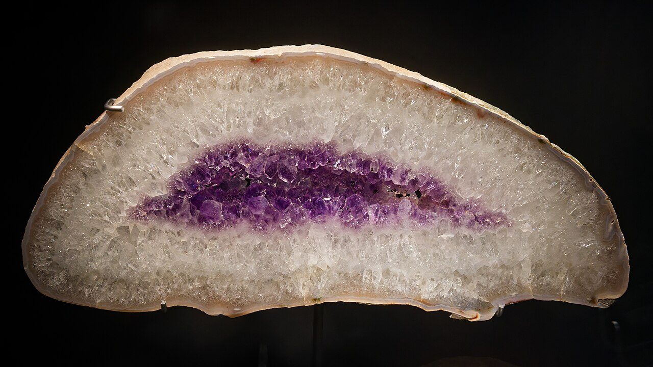 Thạch anh tím - minh họa thạch anh tím amethyst