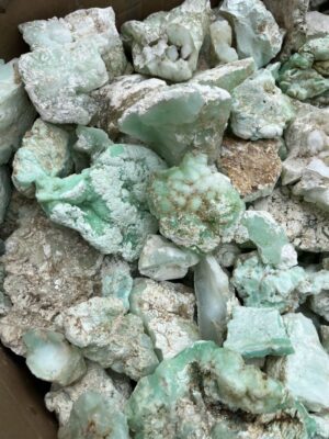 Những viên ngọc Đế Quang thô chưa qua chế tác